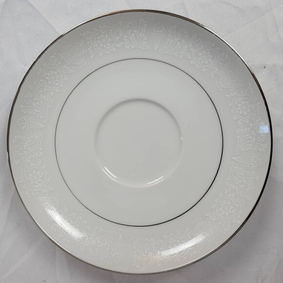 Crown Victoria Lovelace 6" China Side Plate - Picture 1 of 3
